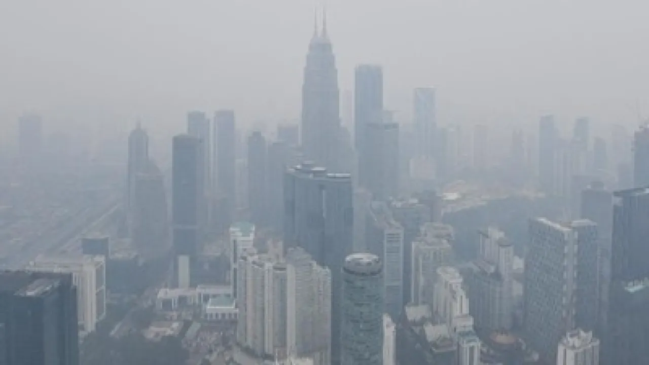 Kabut Asap Pekat Masih Membekap Malaysia Akibat Karhutla RI — News