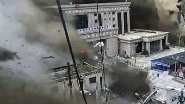  "Penyebab Banjir Bandang Nepal yang Tewaskan Ratusan Orang"  — News
